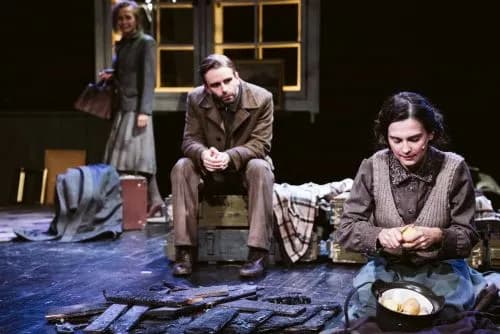 Aktorzy Teatru Wybrzeże: ich niezapomniane role i historia